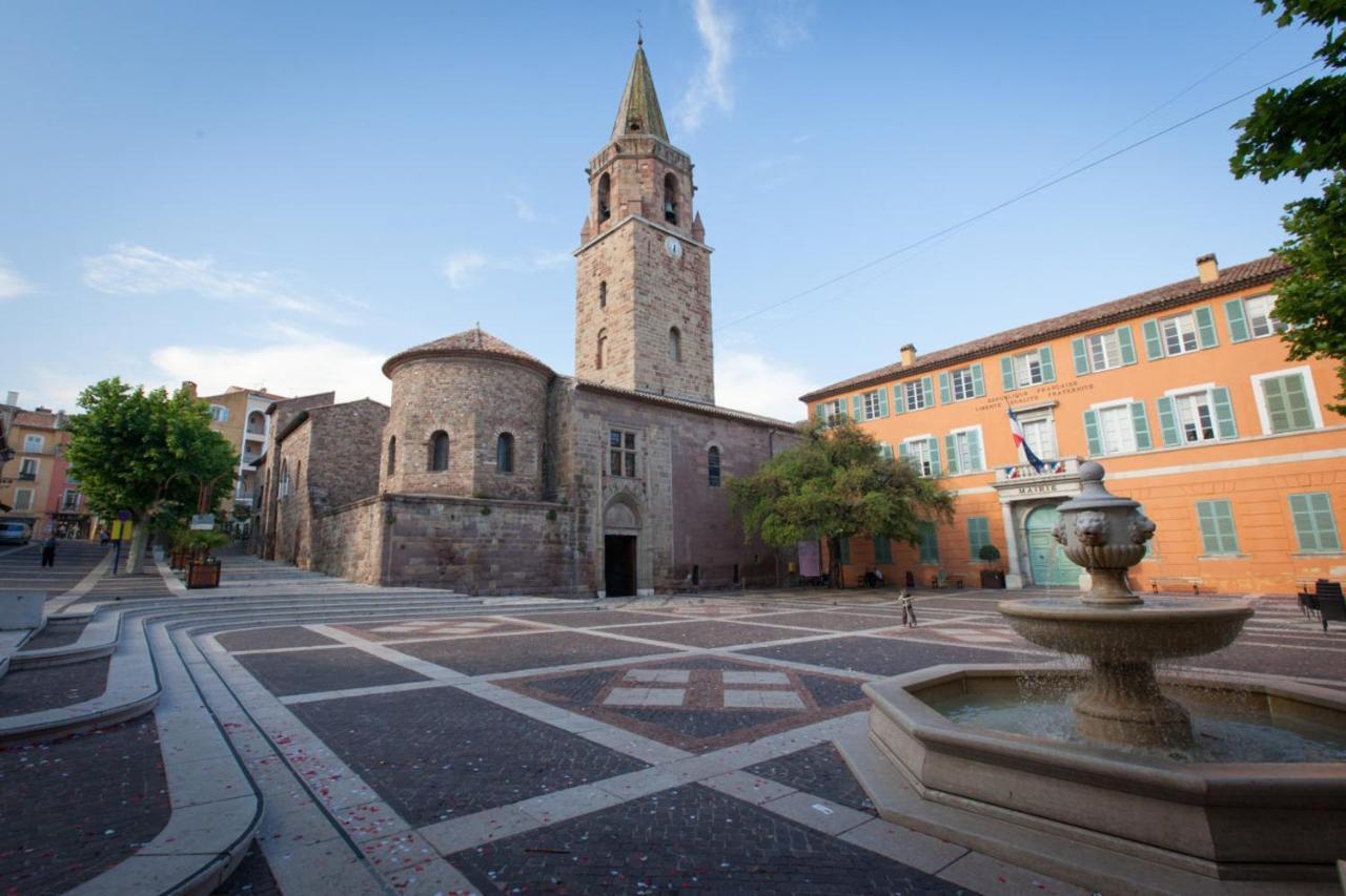 Magnifique Studio Au Coeur Historique De Fréjus Dış mekan fotoğraf